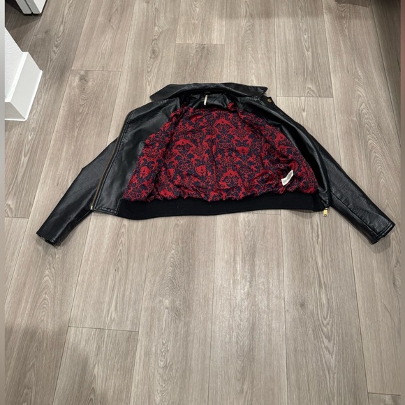 Free People Modern Vegan Bomber Jacket in Black. Size XS. Barely Worn. - Picture 4 of 6